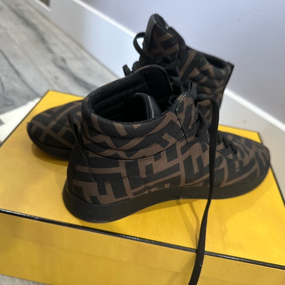 Fendi high top sneakers - Picture 2 of 3